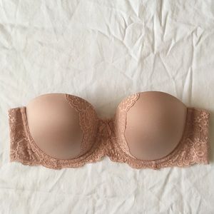 Victoria’s Secret strapless bra